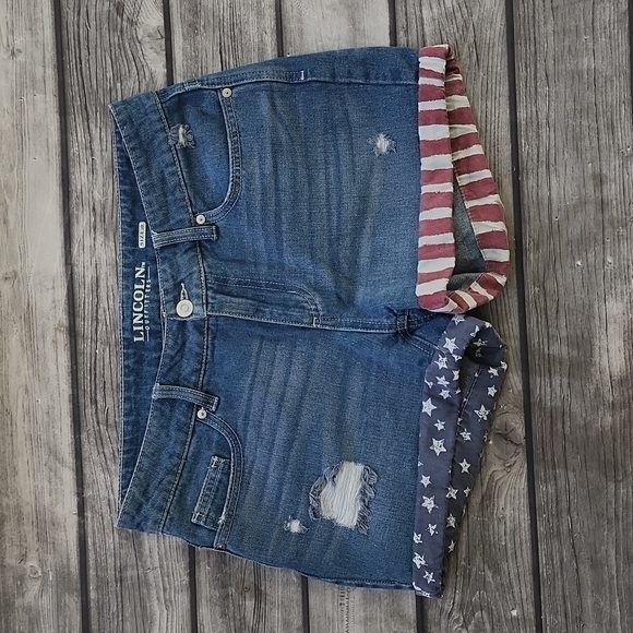 Lincoln Outfitters Distressed Stars and Stripes Denim Jean Shorts Sz 10 - Picture 1 of 5